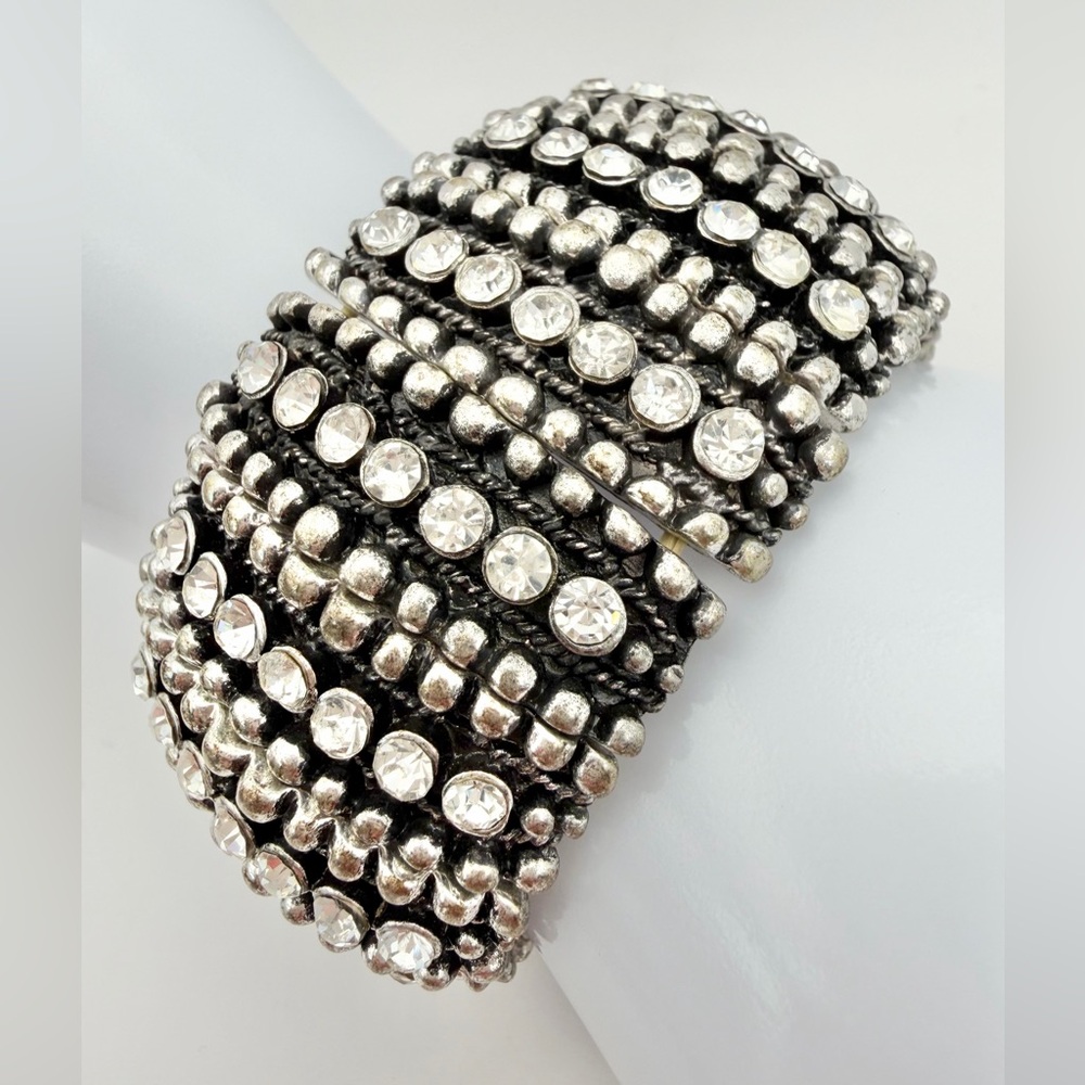 STATEMENT BRACELET